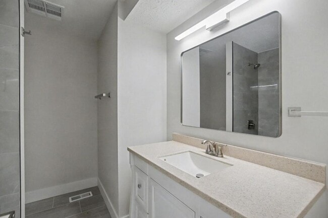 Building Photo - 7882 Lockport Blvd