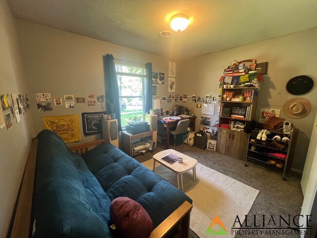 Building Photo - 530 Bluemont Ave