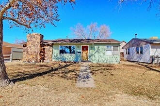 Building Photo - Classic Charm in a Central Location