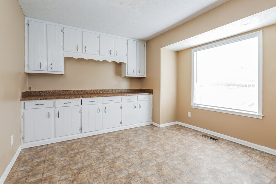 Building Photo - 17 E Wedgewood Cir