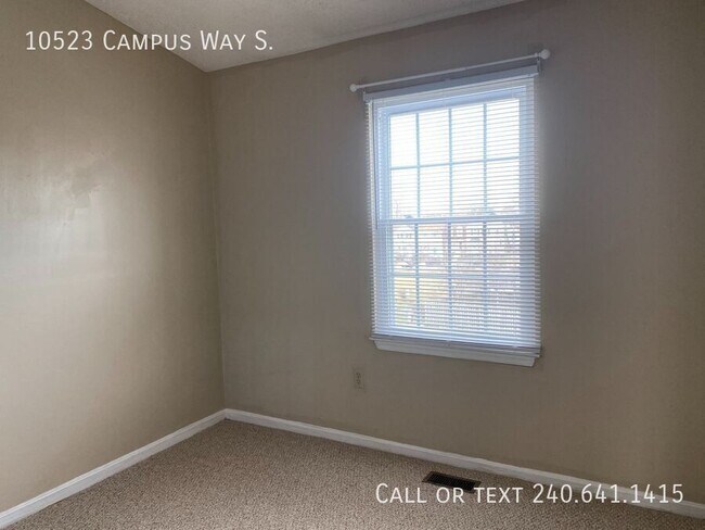 Building Photo - 10523 Campus Way S