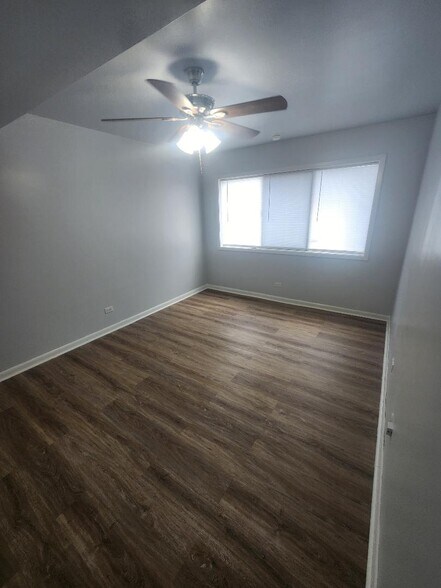 Building Photo - 2037 S 15th Ave
