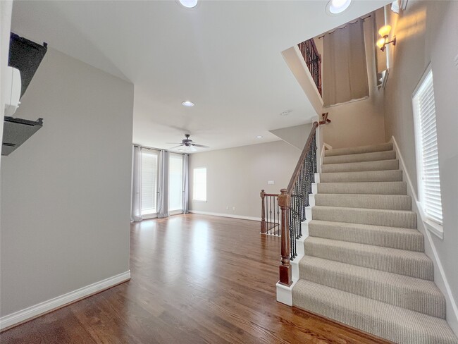 Building Photo - 2201 Austin St