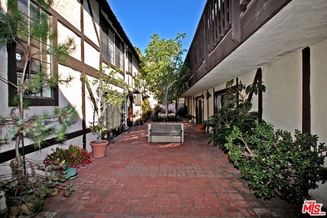 Building Photo - 4304 Duquesne Ave