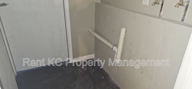 Building Photo - 809 NE 74th St