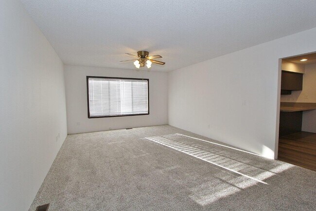 Building Photo - 2412 Robert Ave