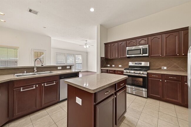 Building Photo - 9202 Sorrell Hollow Ln