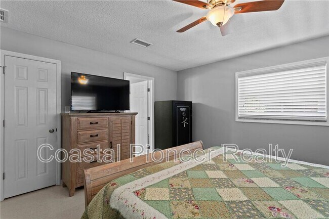 Building Photo - 232 Timberlane Dr