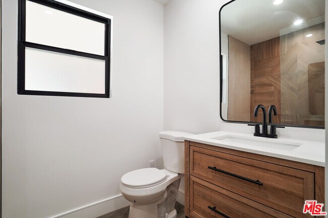 Building Photo - 6236 Sale Ave