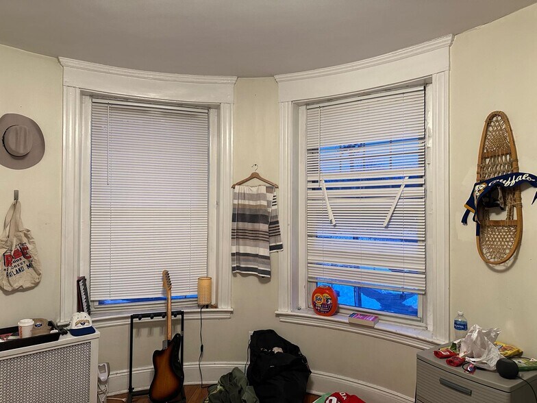 Building Photo - 1243 Beacon St