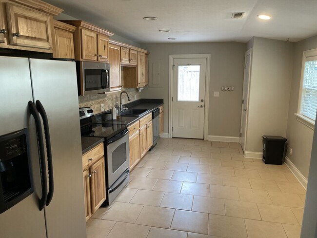 Building Photo - 146 Lower Hillside Dr