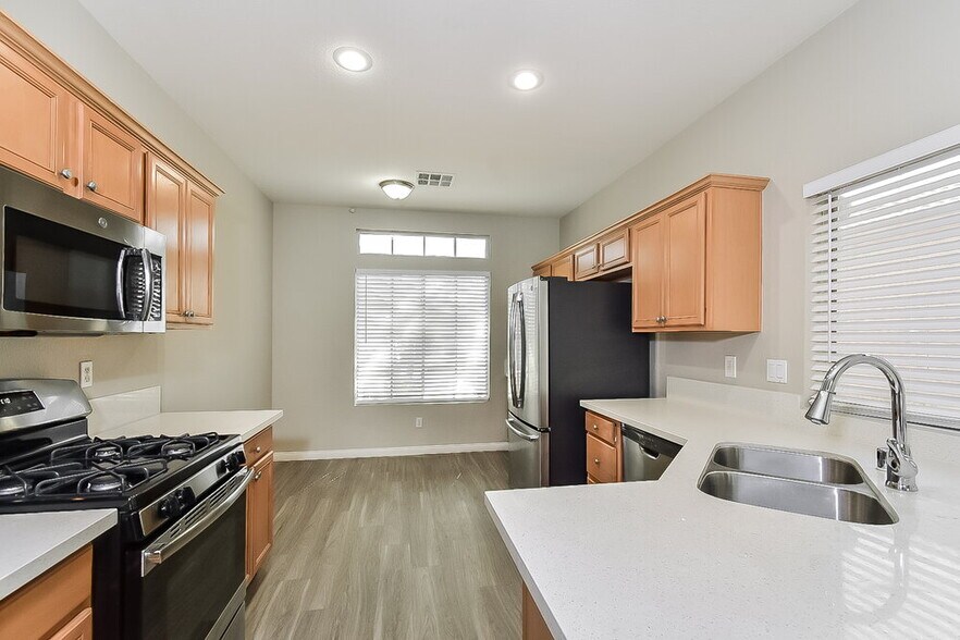 Building Photo - 7945 Quail Mountain Ln