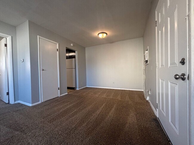 Building Photo - 1033 W Washita St