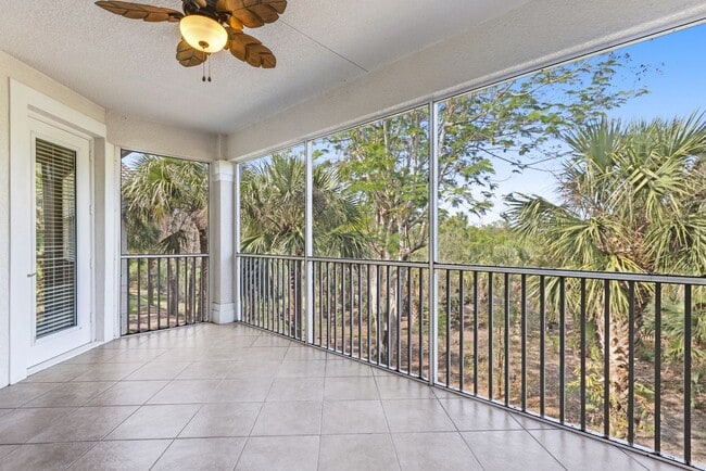 Building Photo - ** AVIANO AT NAPLES ** 3 BED / 2 BATH - CARRIAGE HOME - GARAGE - CENTRAL NAPLES - ANNUAL RENTAL