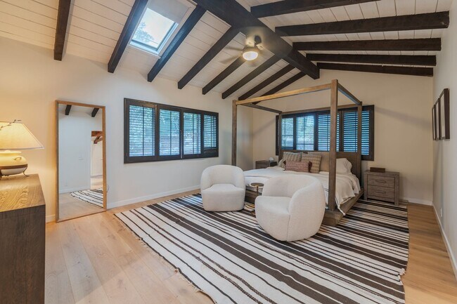 Building Photo - Beautiful Tarzana Rental!