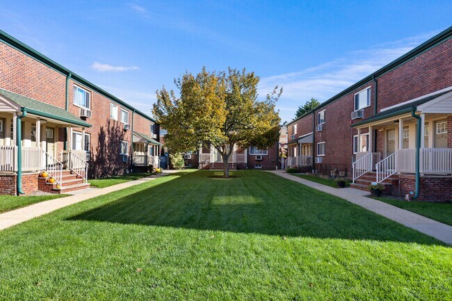 Building Photo - 430 Ridge Rd