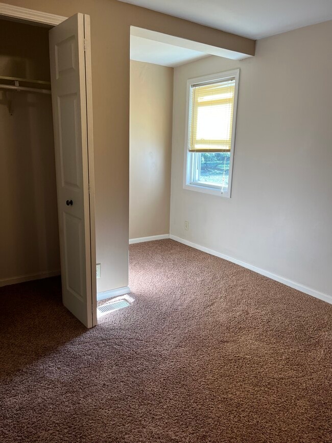 Building Photo - 1035 IN-25