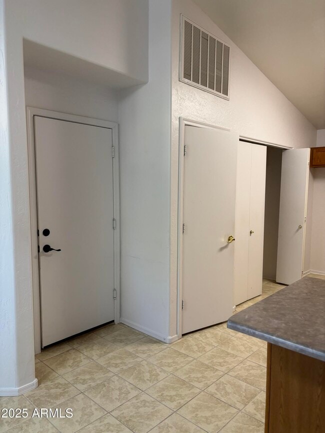 Building Photo - 2221 E Union Hills Dr