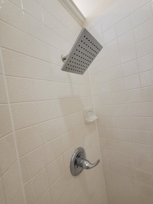 Building Photo - 14612 S Hallet St