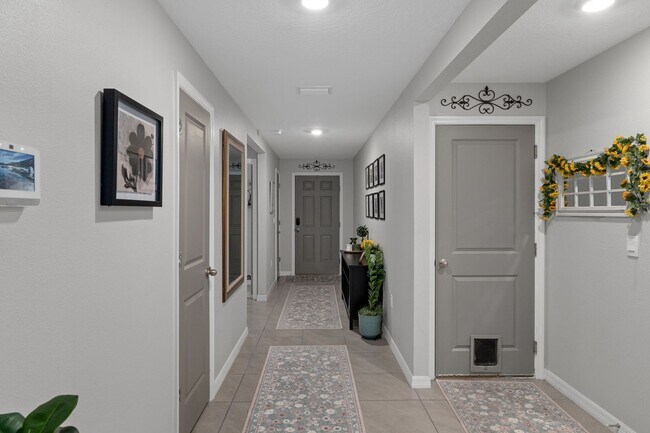 Building Photo - 5230 Diantha Way