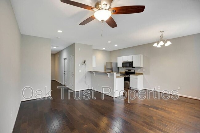 Building Photo - 504 Truman Dr