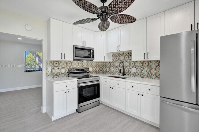 Building Photo - 136 Miami Gardens Rd