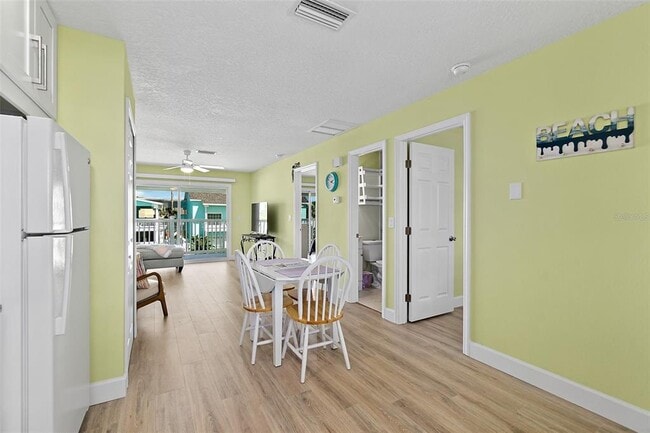 Building Photo - 300 S Central Ave