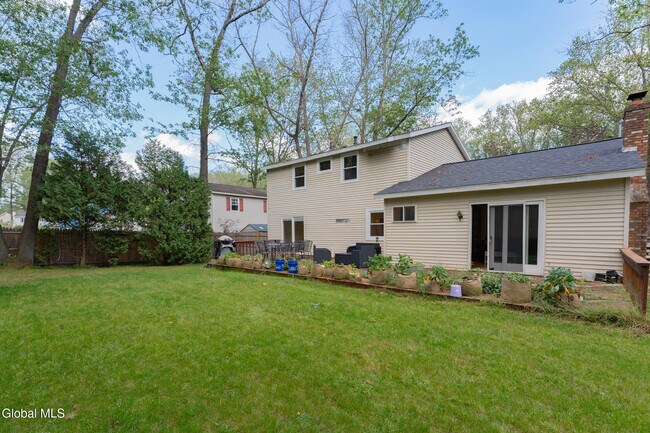 Building Photo - 3 Heather Ln