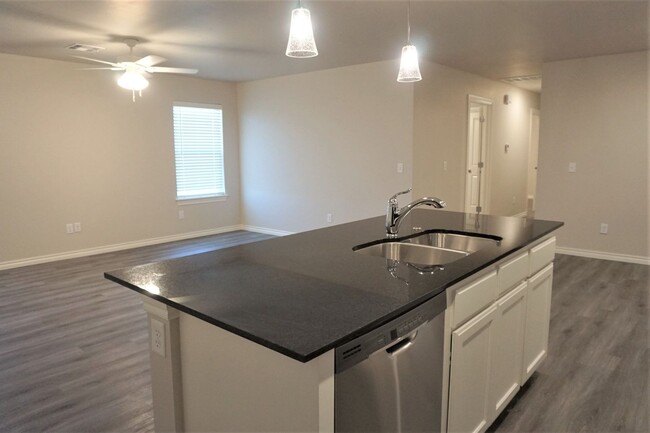 Building Photo - Chisholm Creek Duplex NW OKC