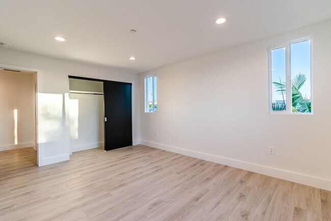 Building Photo - 5020 Pickford St