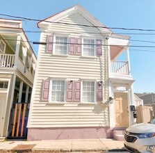 Building Photo - 8 Sires St