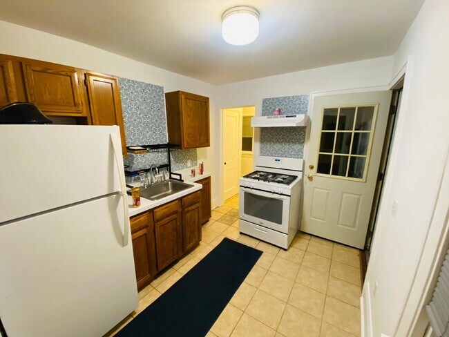 Building Photo - 1164 Cook Ave E