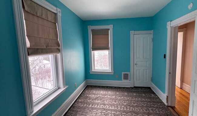 Building Photo - 1712 W 3rd St