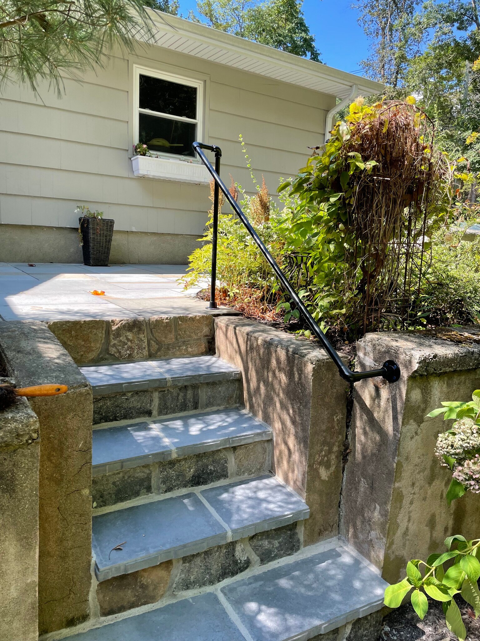 Steps To Patio - 166 Center Rd