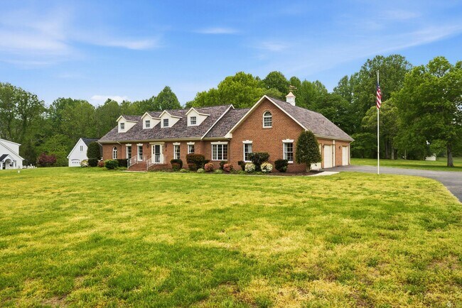Building Photo - 1126 Somerset Ln