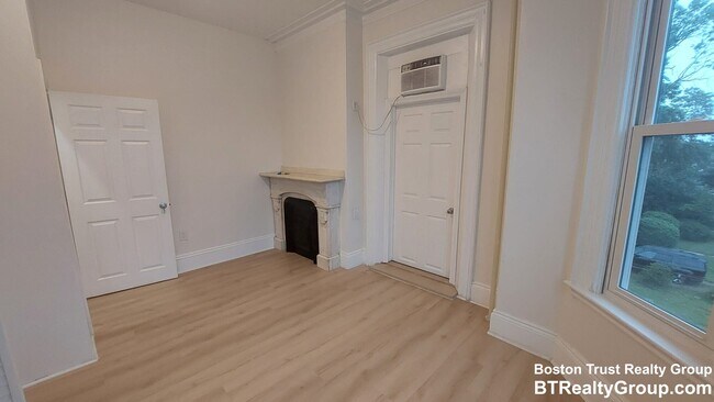 Building Photo - 4 Montrose St