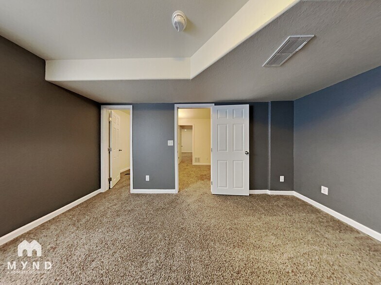 Building Photo - 10883 Torreys Peak Way