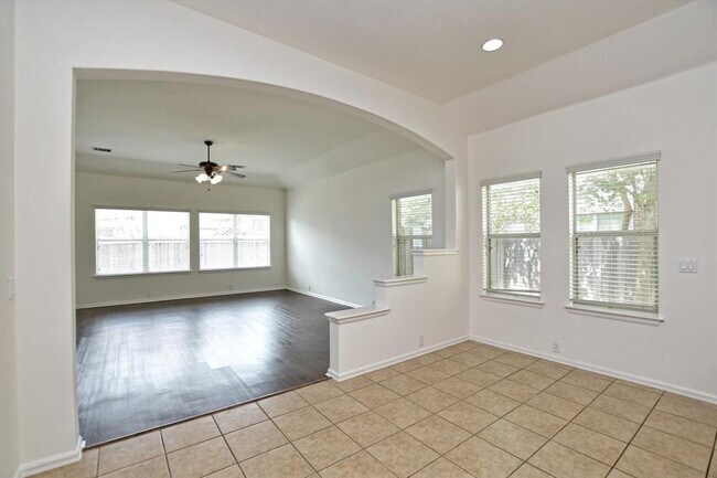 Building Photo - 207 Hoot Owl Ln N