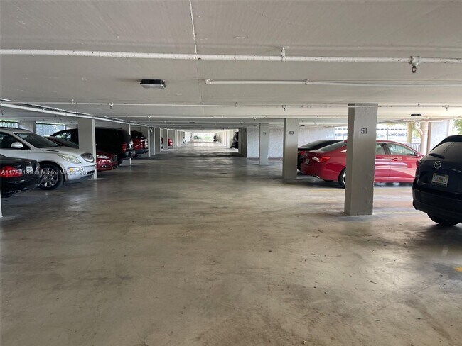 Building Photo - 17600 N Bay Rd