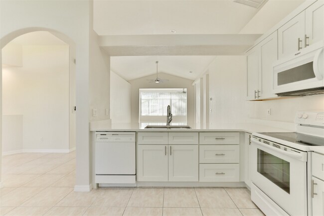 Building Photo - 1161 Siesta Key Cir