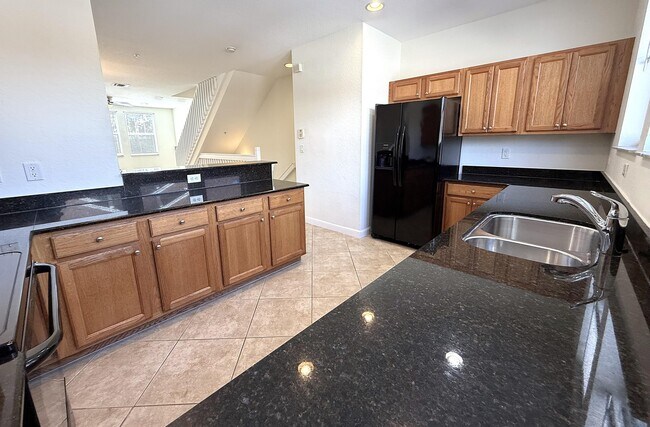 Building Photo - 960 Millbrae Ct