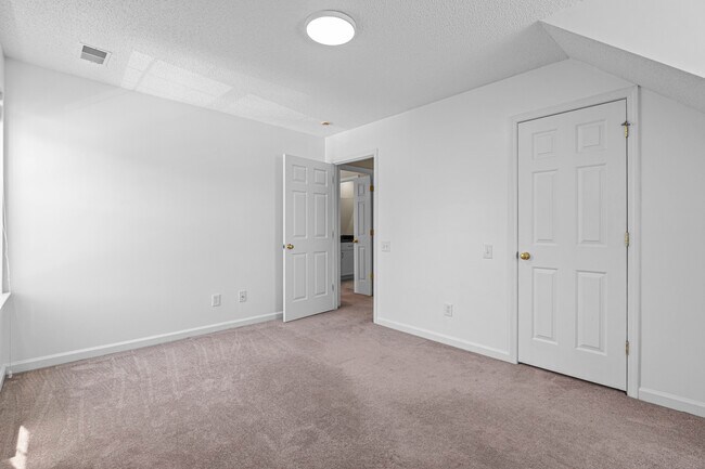 Building Photo - 118 Saddle Chase Ln