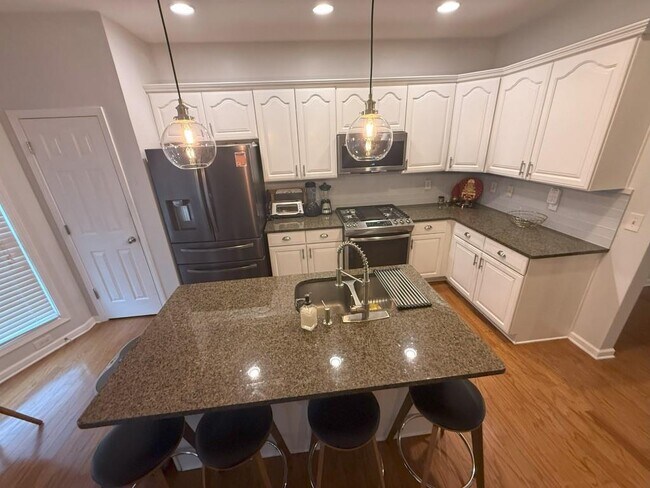 Building Photo - 3659 Chicago St NW