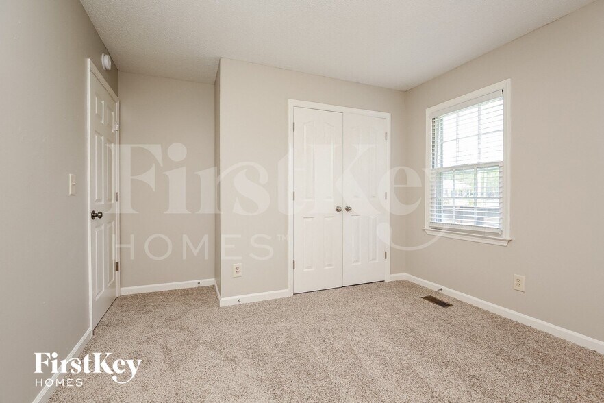 Building Photo - 5496 Burnt Knob Rd