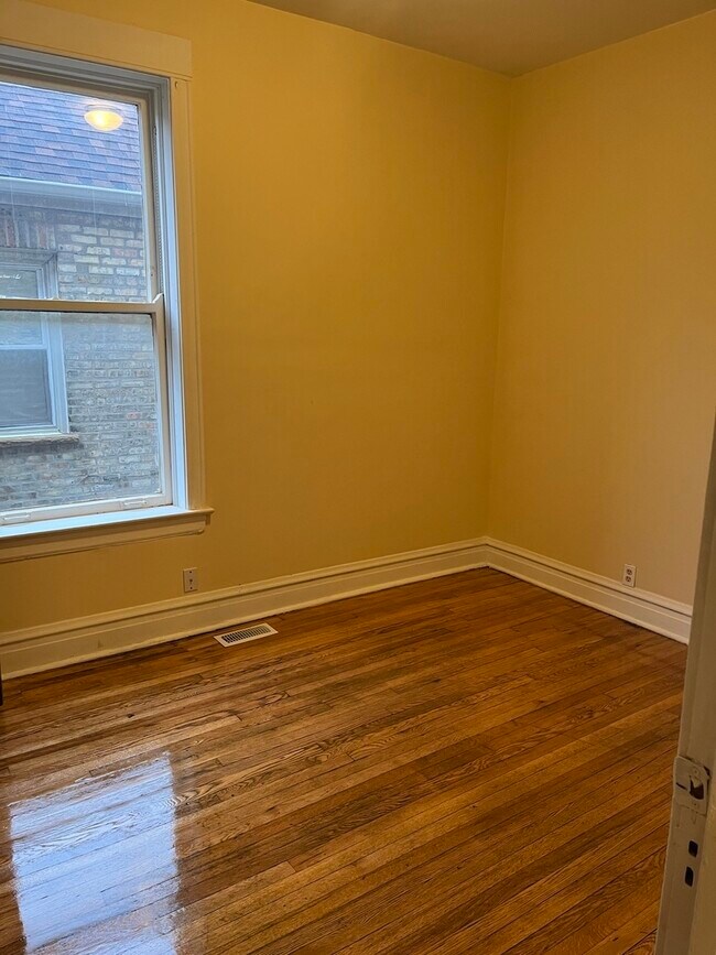 Building Photo - 7419 S INGLESIDE Ave