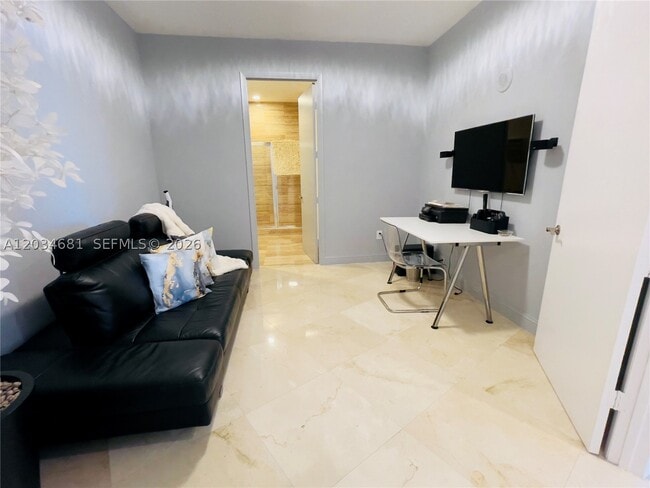 Building Photo - 16001 Collins Ave