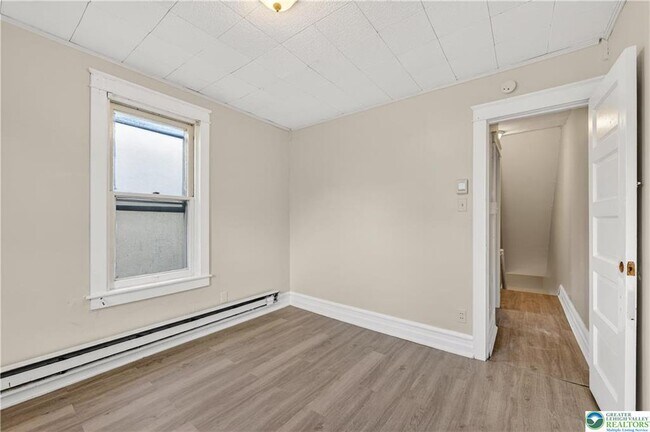 Building Photo - 503 W Gordon St