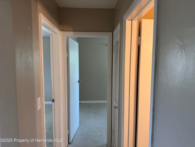 Building Photo - 6315 Treehaven Dr