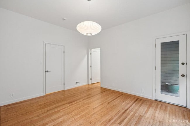 Building Photo - 354 Castro St