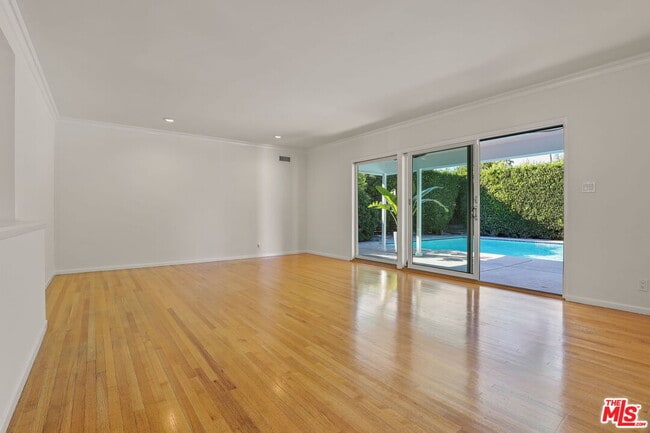 Building Photo - 1373 Beckwith Ave